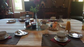 Petit déjeuner continental compris tous les jours