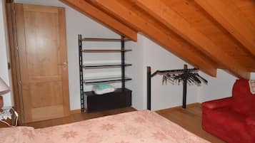 2 chambres, fer et planche Ă  repasser, Wi-Fi, draps fournis