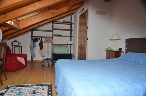 2 soverom, strykejern/-brett, wi-fi og sengetøy