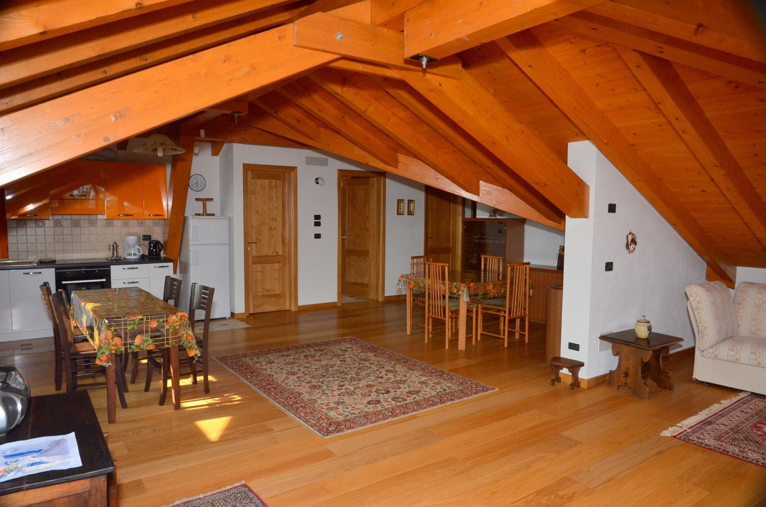 House with large garden overlooking Lake Maggiore