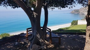Property grounds - Nerja: House in the beach in the Nature Reserve Cliffs of Maro-Cerro Gordo (Nerja) (Nerja)