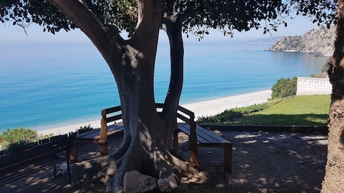 Nerja: House in the beach in the Nature Reserve Cliffs of Maro-Cerro Gordo (Nerja)