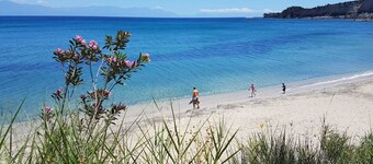Lemonia apartment Holiday paradise next to the beach