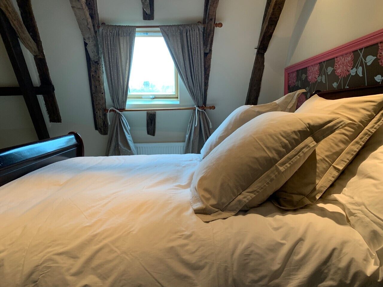 4 sovrum, skrivbord, strykjärn/strykbräda och gratis wi-fi