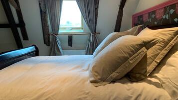 4 sovrum, skrivbord, strykjärn/strykbräda och gratis wi-fi