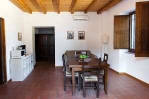 Dining - Beautiful place where refound the harmony with the nature in Capo d'Orlando (Mirto)