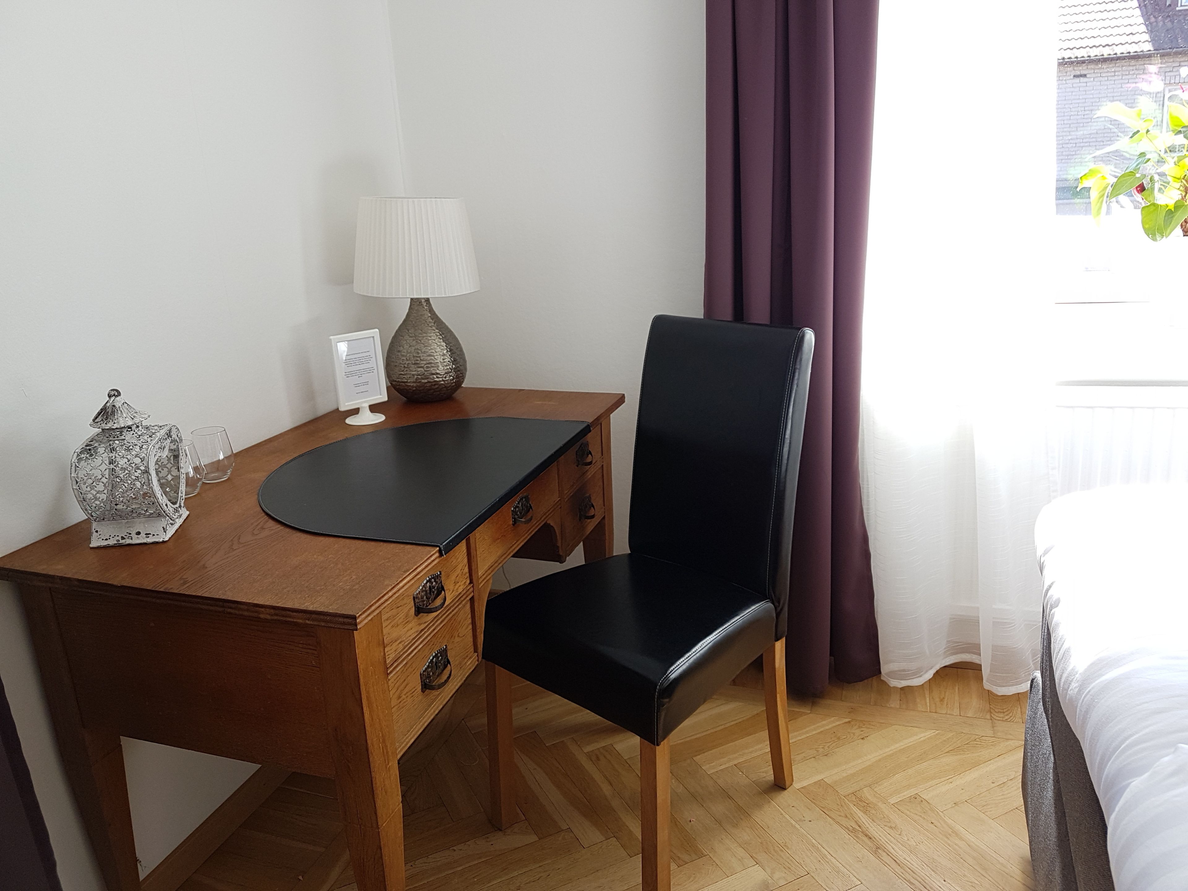 basic double room | room amenity