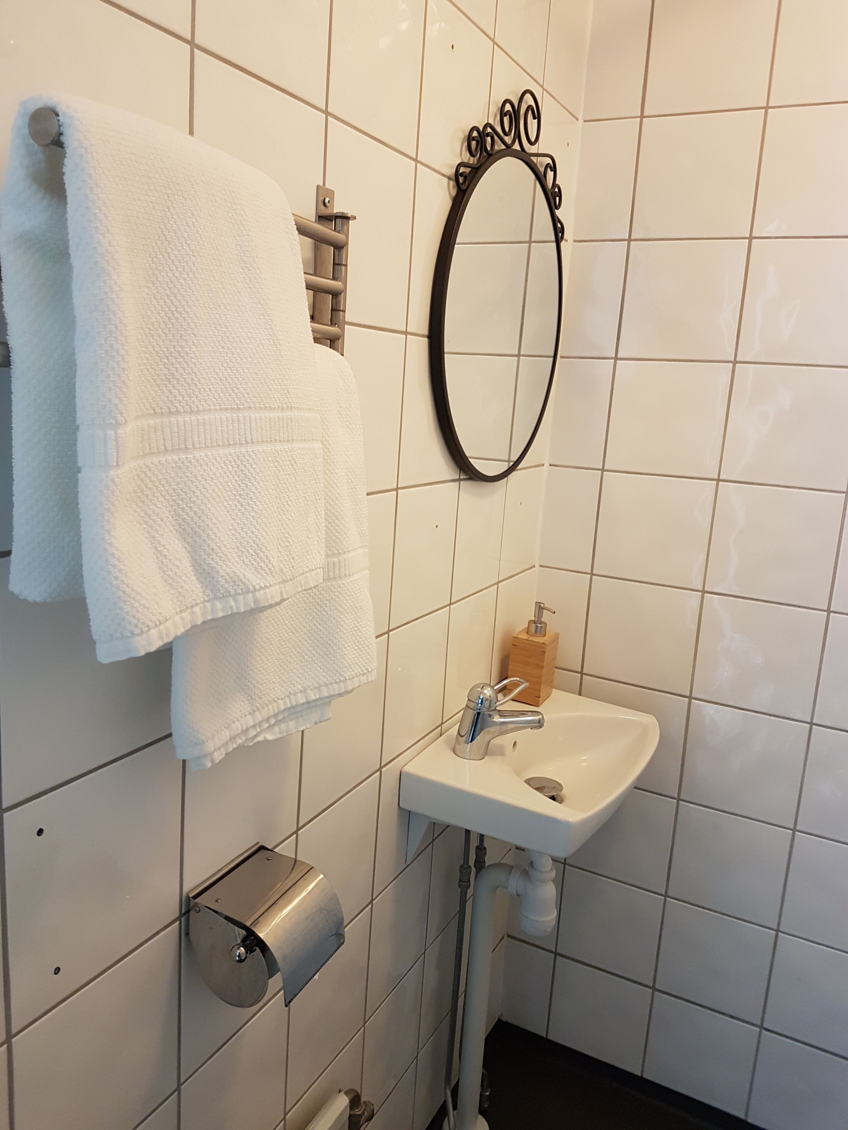 2 bedrooms, blackout curtains, iron/ironing board, free wifi