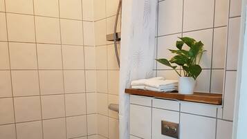Cortinas blackout, tabla de planchar con plancha y wifi gratis