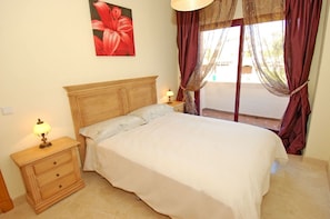 4 bedrooms, iron/ironing board, travel crib, free WiFi
