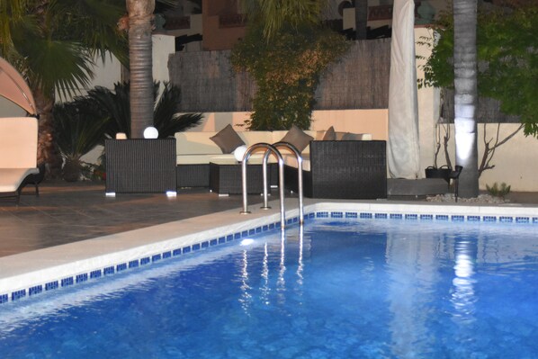 Piscine extérieure, piscine chauffée