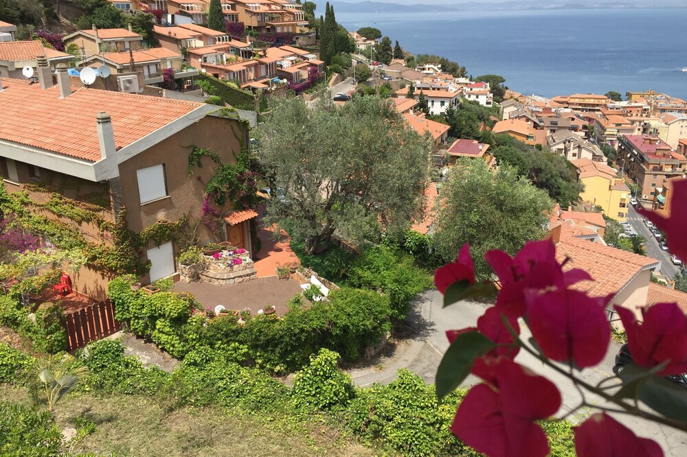 Porto Santo Stefano: A beautiful house ... a beautiful sea