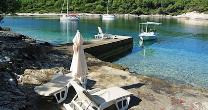 Luxueuse villa en bord de mer avec une jetée et une plage de galets - Korcula