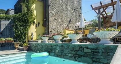 Freistehendes Steinhaus mit privatem Tauchbecken und herrlichem Blick