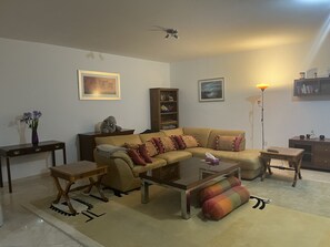 Smart TV, DVD player, stereo