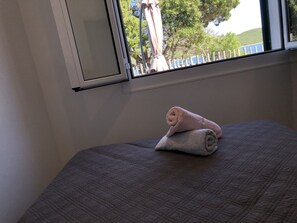 2 bedrooms, iron/ironing board, travel cot, free WiFi