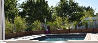 Wunderschönes 300 m² großes Haus mit beheiztem Pool und Spa in der Nähe des Ozeans