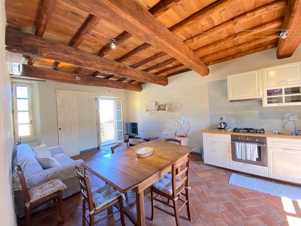 Alloro 6, Trilocale Quaint, a few steps from the center and the sea.