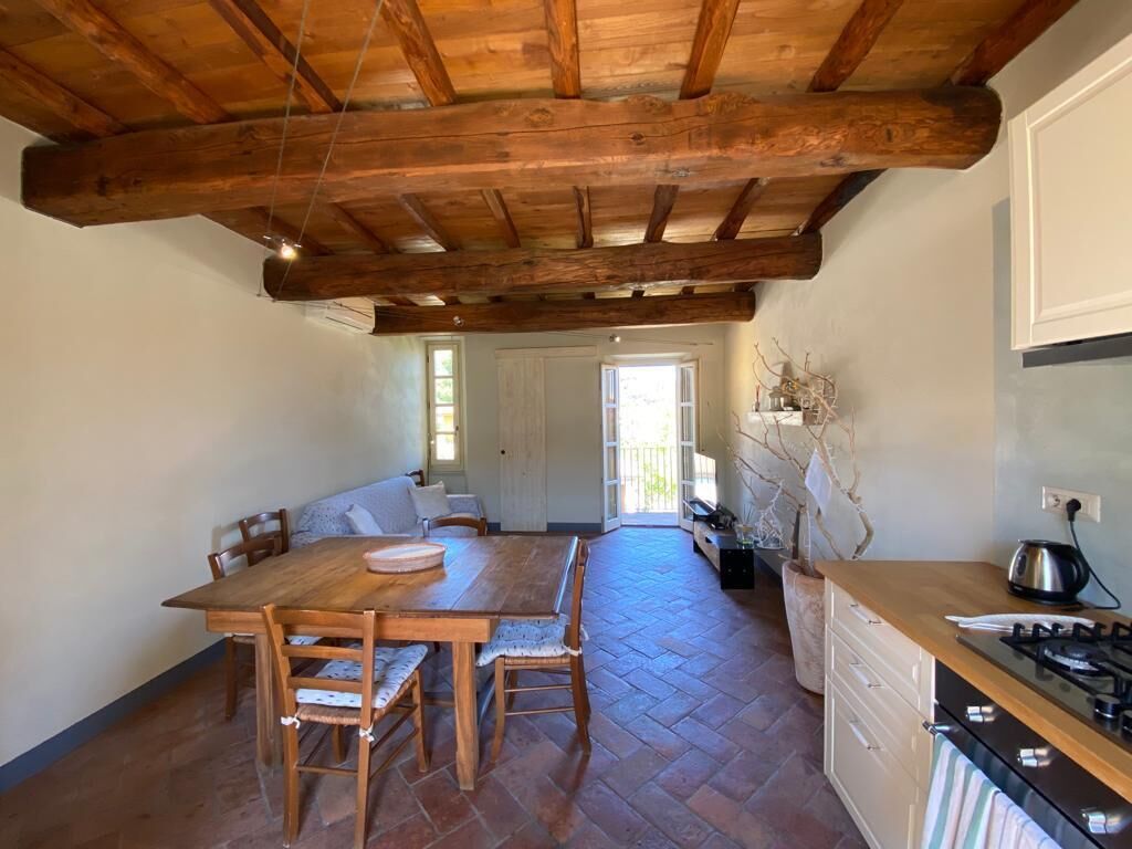 Alloro 6, Trilocale Quaint, a few steps from the center and the sea.