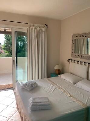 4 bedrooms, in-room safe, iron/ironing board, travel cot - Villa by the sea, close to the harbor and in the marine protected area of Capo Carbonara (Villasimius)