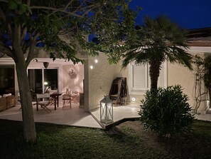 Terrace/patio - Villa by the sea, close to the harbor and in the marine protected area of Capo Carbonara (Villasimius)