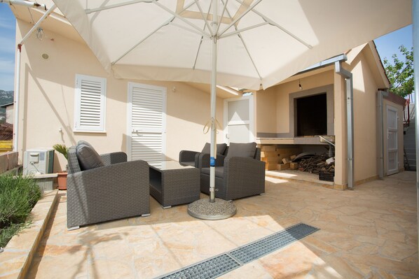 Apartment (Hello Kitty) | Terrace/patio - Apartments Bedalov (Kastela)