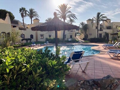 Fabulous El Rancho villa, great views, direct pool access, 3 sun terraces