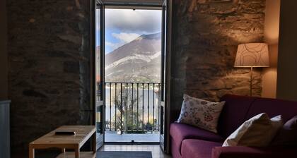 RENZO by KlabHouse-Central 2BDR lakeview w/AC