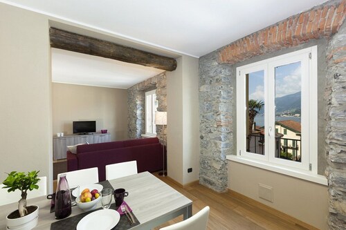 RENZO by KlabHouse-Central 2BDR lakeview w/AC