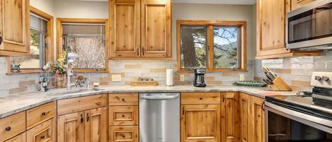 Rumah, 3 kamar tidur | Dapur pribadi | Microwave, mesin pencuci piring, mesin pembuat kopi/teh, dan meja makan