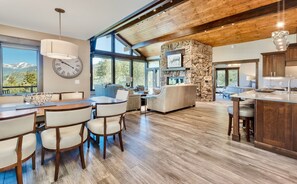 House, 5 Bedrooms | Private kitchen | Fridge, oven, dishwasher, coffee/tea maker - Hyler Mountain Lodge Luxury Vacation  At Windcliff 5 Bedroom Home by RedAwning (Estes Park)