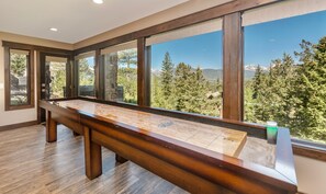 House, 5 Bedrooms | Bathroom | Towels