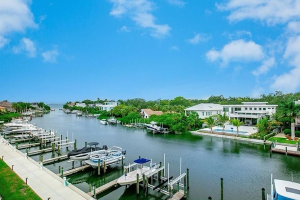 Family Condo, 2 Bedrooms, Private Pool, Bay View | Terrace/patio