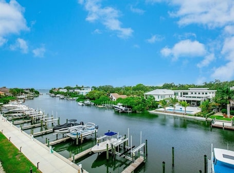 Family Condo, 2 Bedrooms, Private Pool, Bay View | Terrace/patio