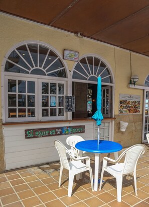 Outdoor dining - Vrbo.com Premier Host HA427424 Frontline Studio Frontline Stella Maris (Fuengirola)