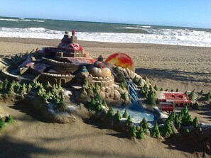 En la playa y toallas de playa