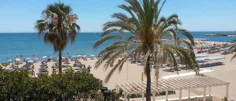 Ubicación a pie de playa y toallas de playa