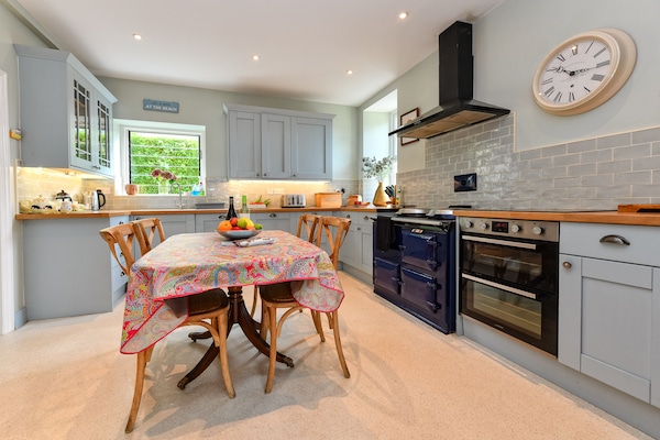 Frigorífic, microones, forn i placa de cuina