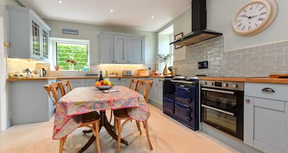 Fabulous Family House Dans le centre d'Abersoch, avec une plage utile Hutte