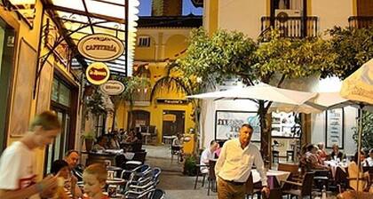 Contemporáneo, elegante y hermoso apartamento, vistas al mar y montaña y excelente ubicación