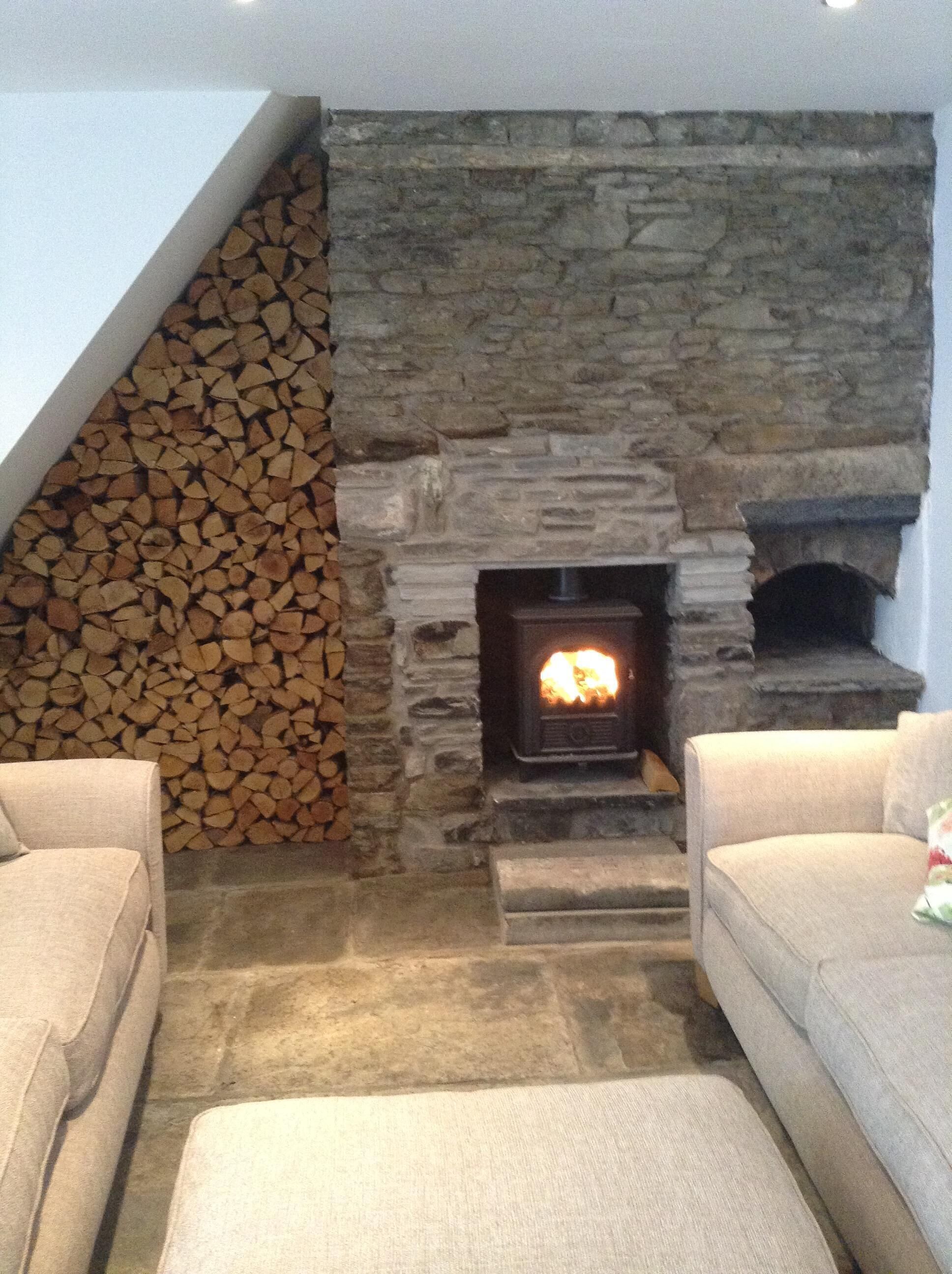 17th Century cottage with mountain views on the outskirts of Cardiff