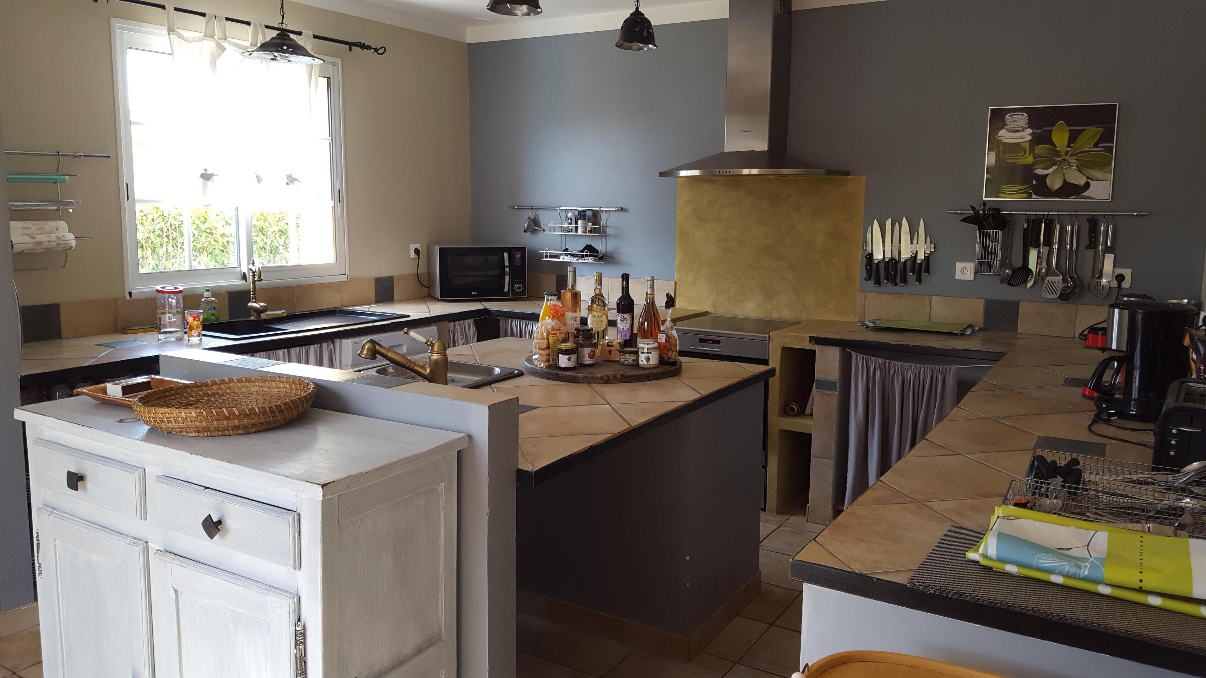 Refrigerador, microondas, horno y lavavajillas 