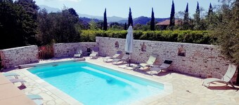 IDEAL VACATION, family house full of charm 5 MINUTES FROM THE SEA