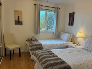 2 habitaciones, tabla de planchar con plancha y wifi gratis 