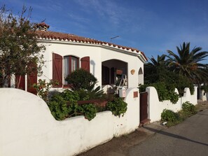 Exterior - beautiful typical Sardinian villa 300 meters from the sea, 2 bedrooms, 2 bathro (La Ciaccia (Valledoria))