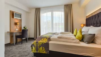 Comfort-Doppelzimmer | Schreibtisch, VerdunkelungsvorhÀnge, schallisolierte Zimmer