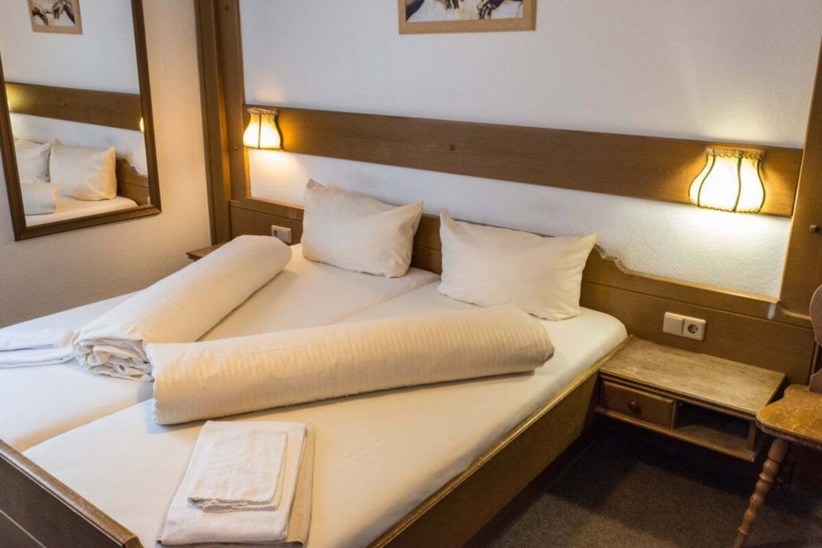Habitación doble | Escritorio, wifi gratis, ropa de cama