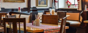 Daily buffet breakfast (EUR 7 per person) - Gasthof zum Ochsen (Augsburg)