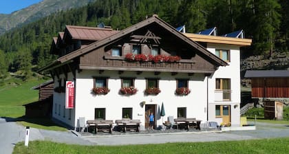 Landhaus Schöpf & Haus Alpina