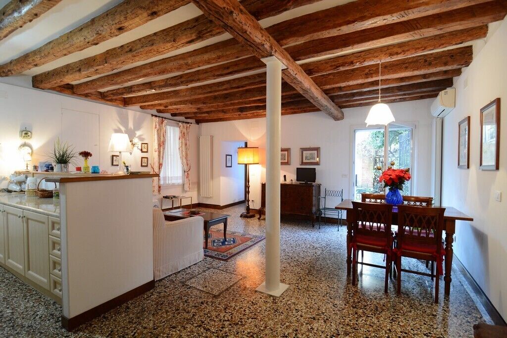 Apartment/ flat  with private garden- Venezia